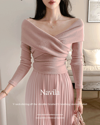 나빌라 브이넥 셔링 오프숄더 기모 엑스 꼬임 긴팔 티셔츠